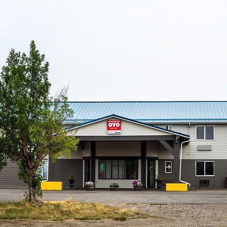 Oyo Hotel Shelby Mt Hwy 2 & I-15 Екстериор снимка