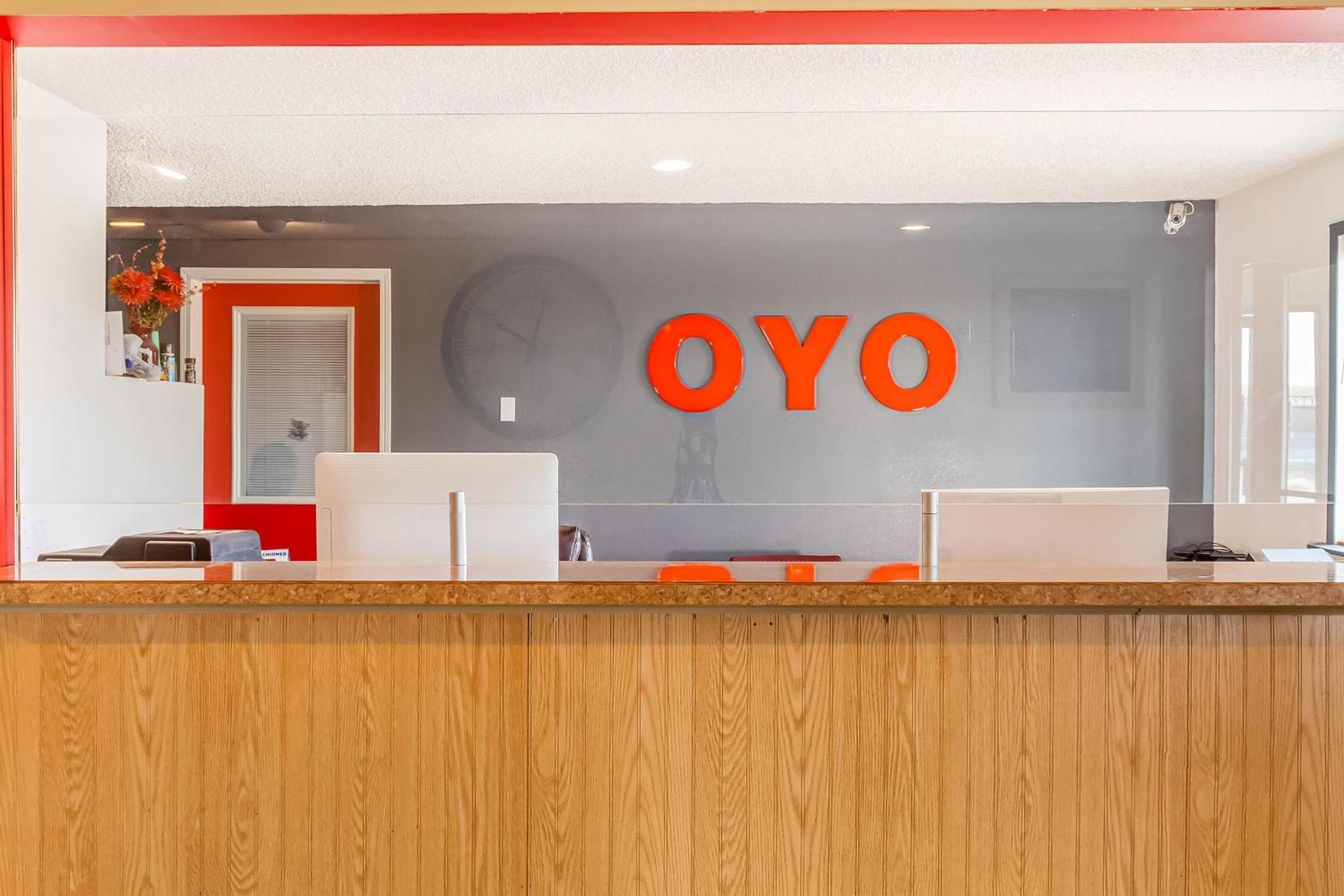Oyo Hotel Shelby Mt Hwy 2 & I-15 Екстериор снимка