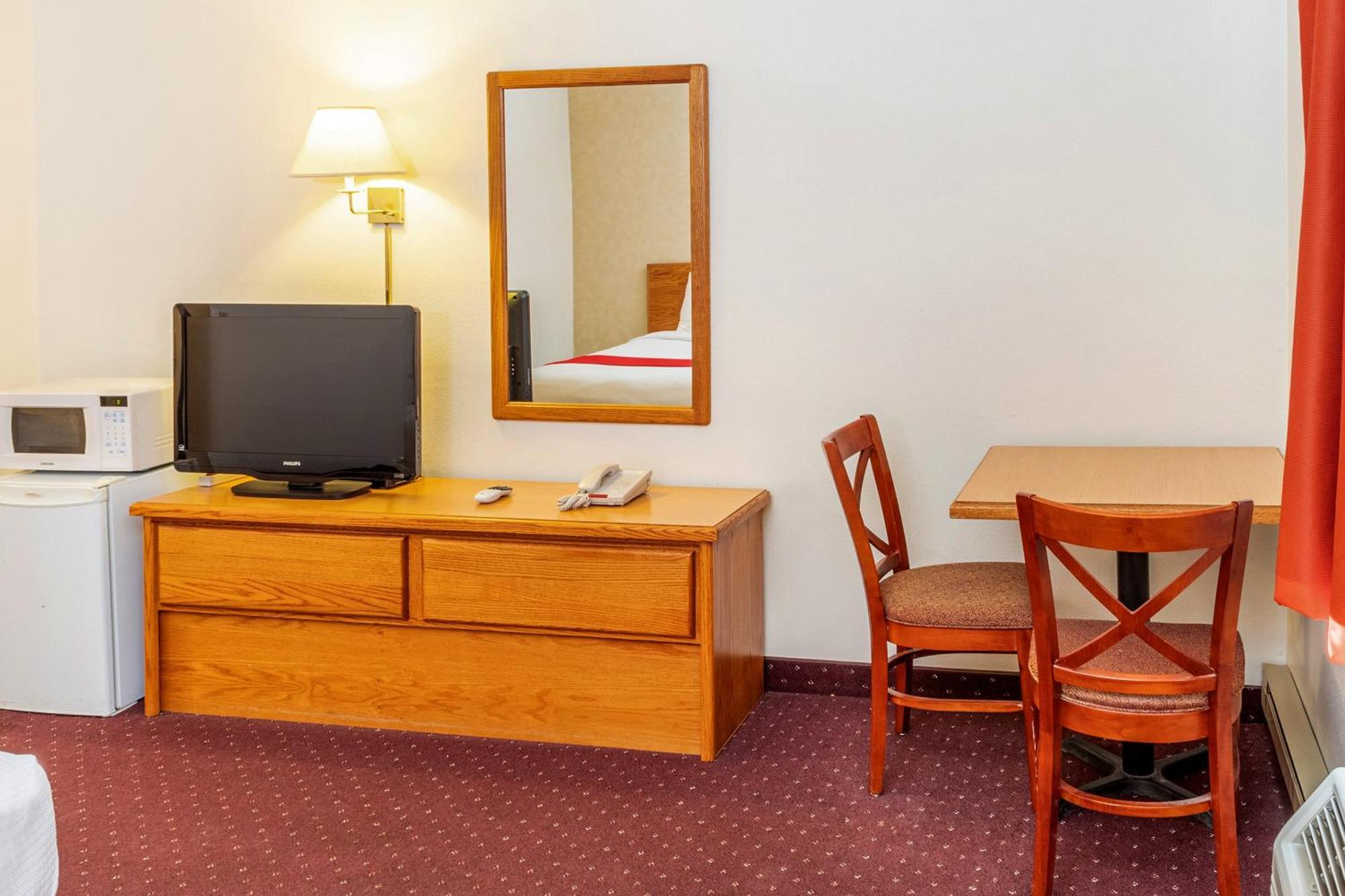 Oyo Hotel Shelby Mt Hwy 2 & I-15 Екстериор снимка