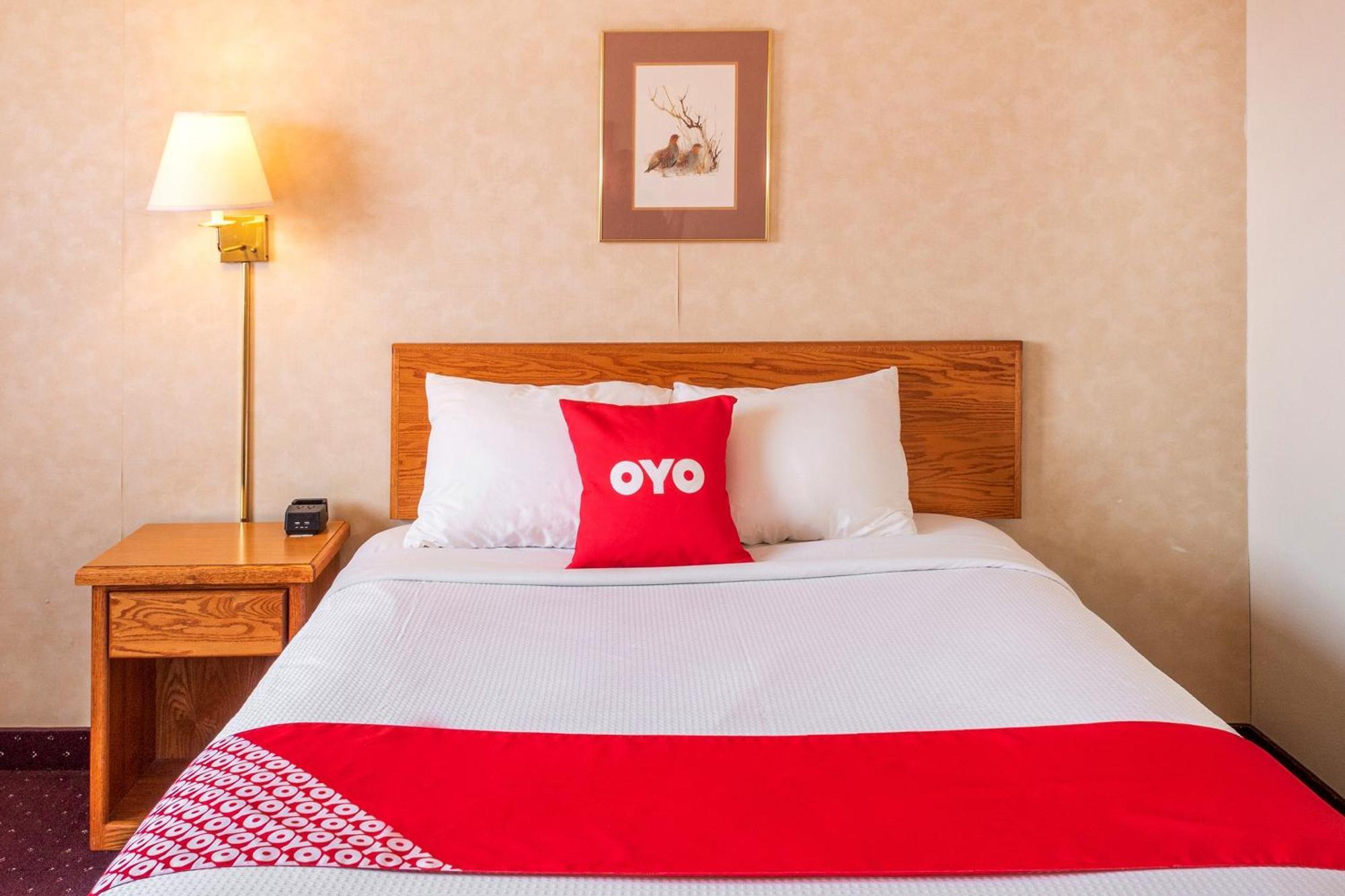 Oyo Hotel Shelby Mt Hwy 2 & I-15 Екстериор снимка